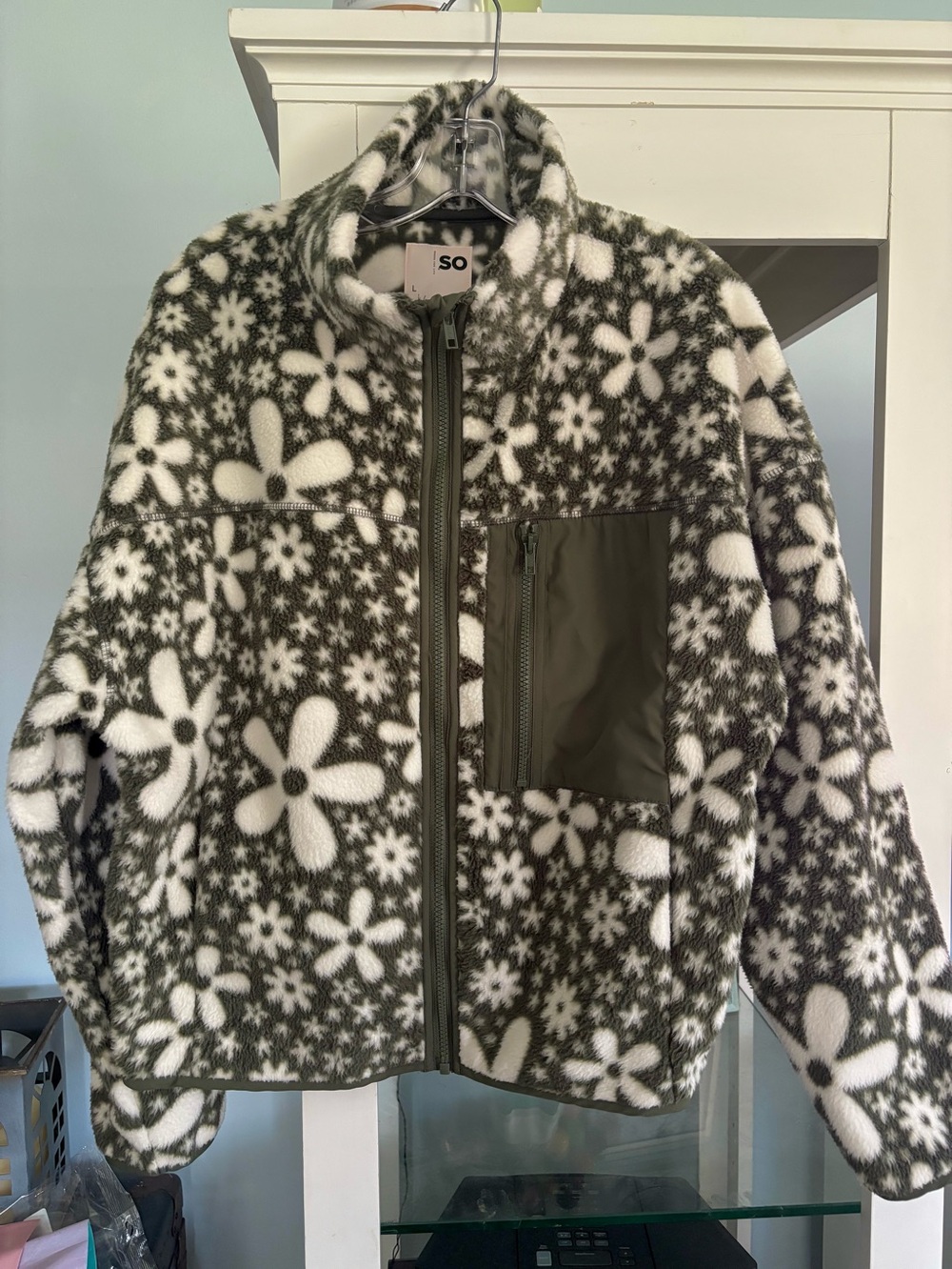 SO Women’s Olive and White Floral Fleece Jacket Large